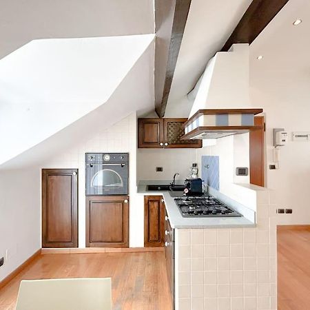 Elegante Mansarda 300Mt Dal Mare - Centro - Wifi Lägenhet Savona Exteriör bild