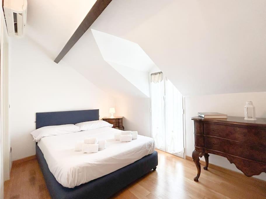 Elegante Mansarda 300Mt Dal Mare - Centro - Wifi Lägenhet Savona Exteriör bild