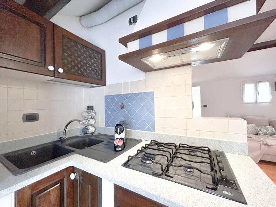 Elegante Mansarda 300Mt Dal Mare - Centro - Wifi Lägenhet Savona Exteriör bild