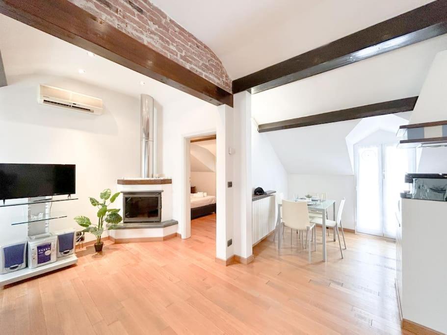 Elegante Mansarda 300Mt Dal Mare - Centro - Wifi Lägenhet Savona Exteriör bild